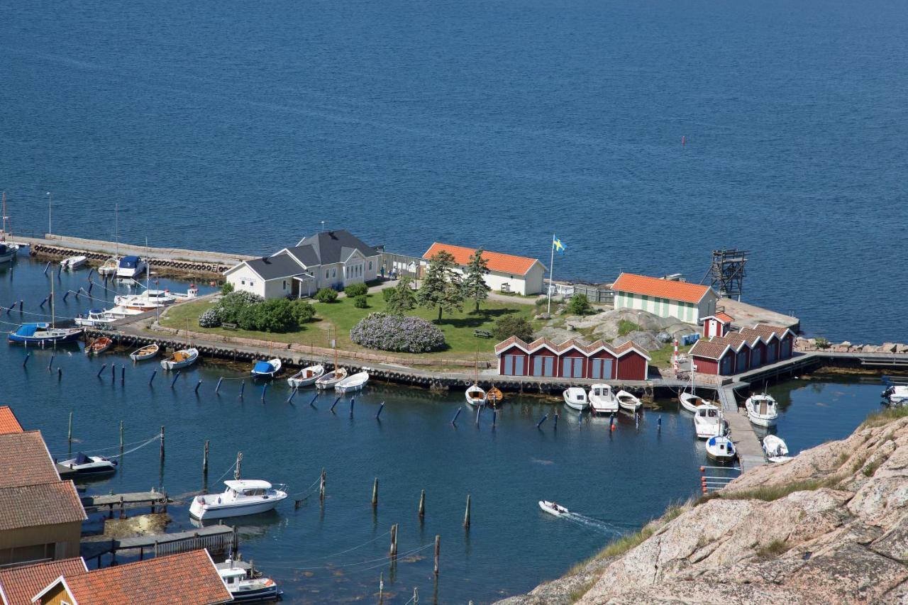 Badholmens Vandrarhem เฟียลบัคกา ภายนอก รูปภาพ